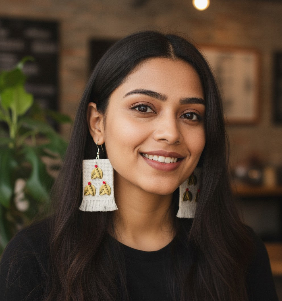 Safedi-e-Nazakat | White Fringe Leaf Charm Earrings