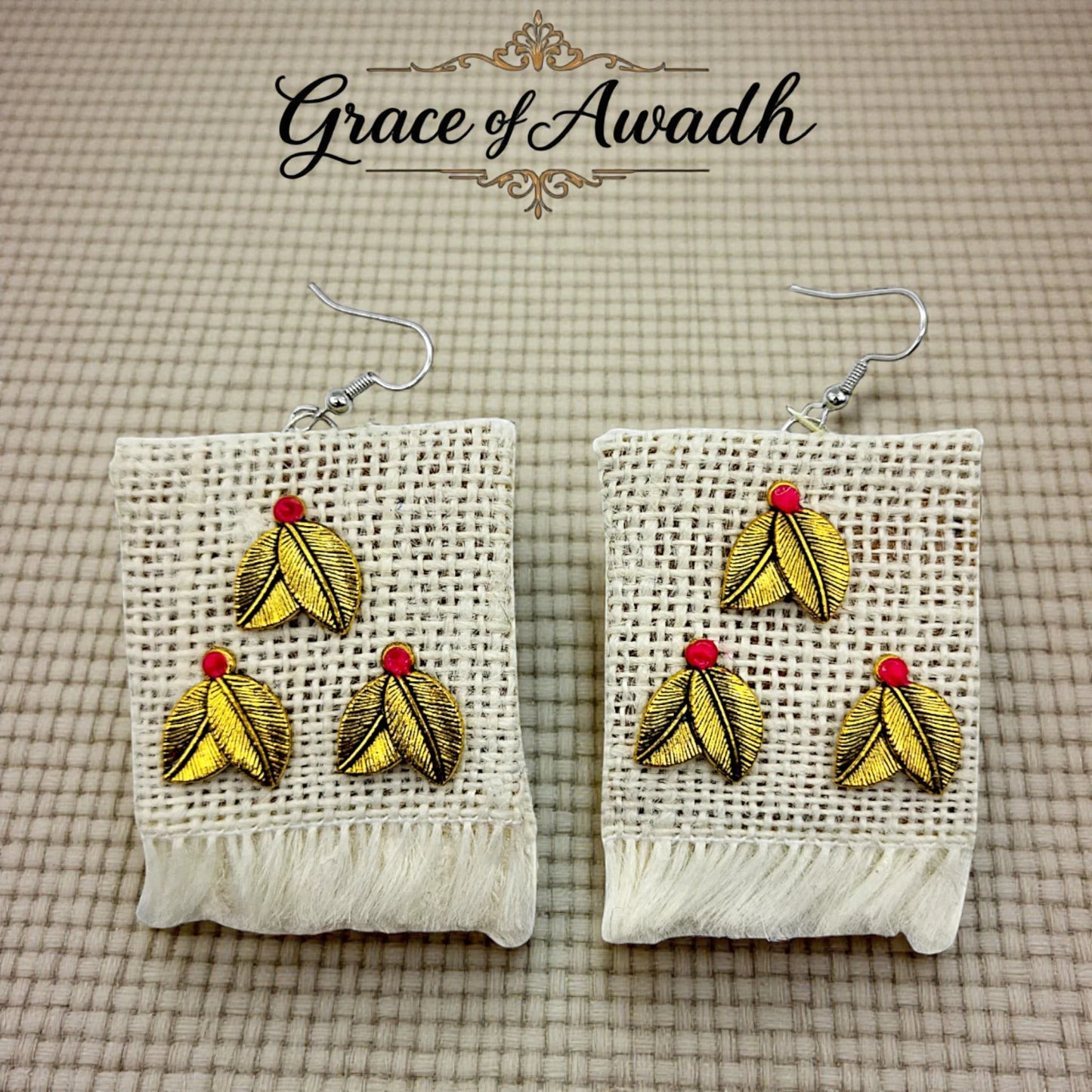 Safedi-e-Nazakat | White Fringe Leaf Charm Earrings